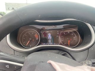 2016 Jeep Cherokee Trailhawk - Interior Full Dashboard Image